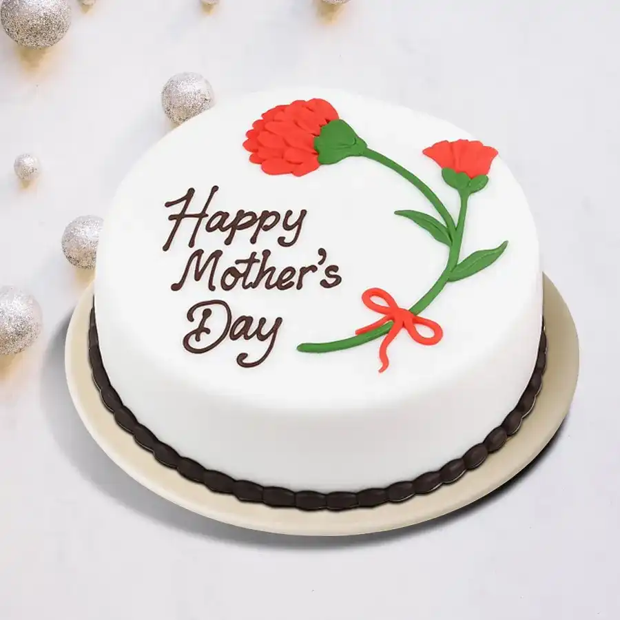 Round Vanilla Cake for Mother's Day with roses and message.