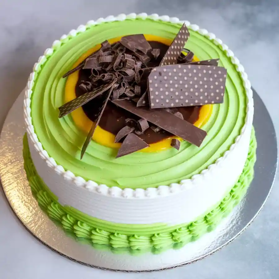 A 1 Kg Delightful Kiwi Celebration Cake perfect for gifting to Mom.