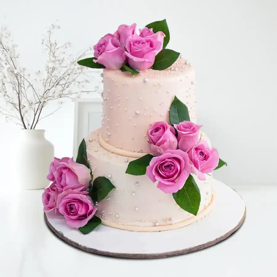 Exquisite two-tier wedding cake, 5 kg, perfect for celebrations.