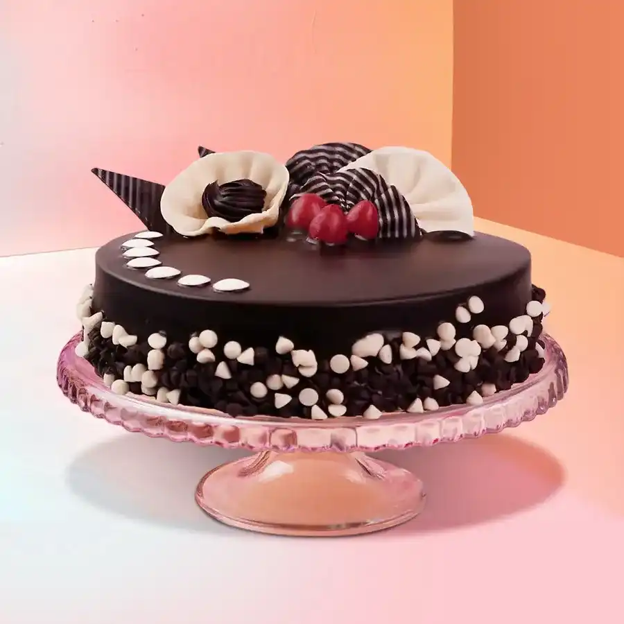 1 lb Chocolatey Choco Chips Cake, perfect for gifting and celebrating special moments.