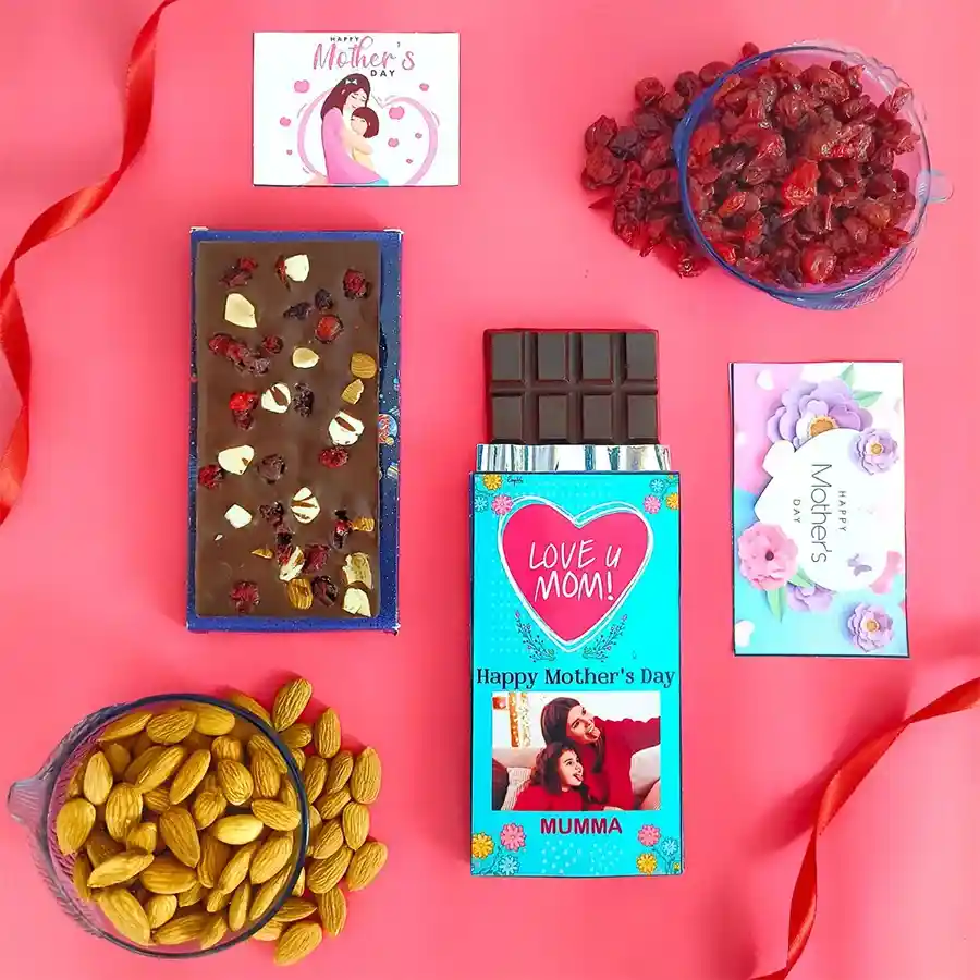 Personalized Mother's Day chocolate bar and greeting card duo with custom design and heartfelt message