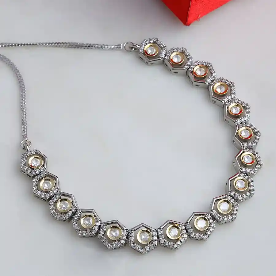 Sparkling Dual Tone Choker with Glamorous Kundan