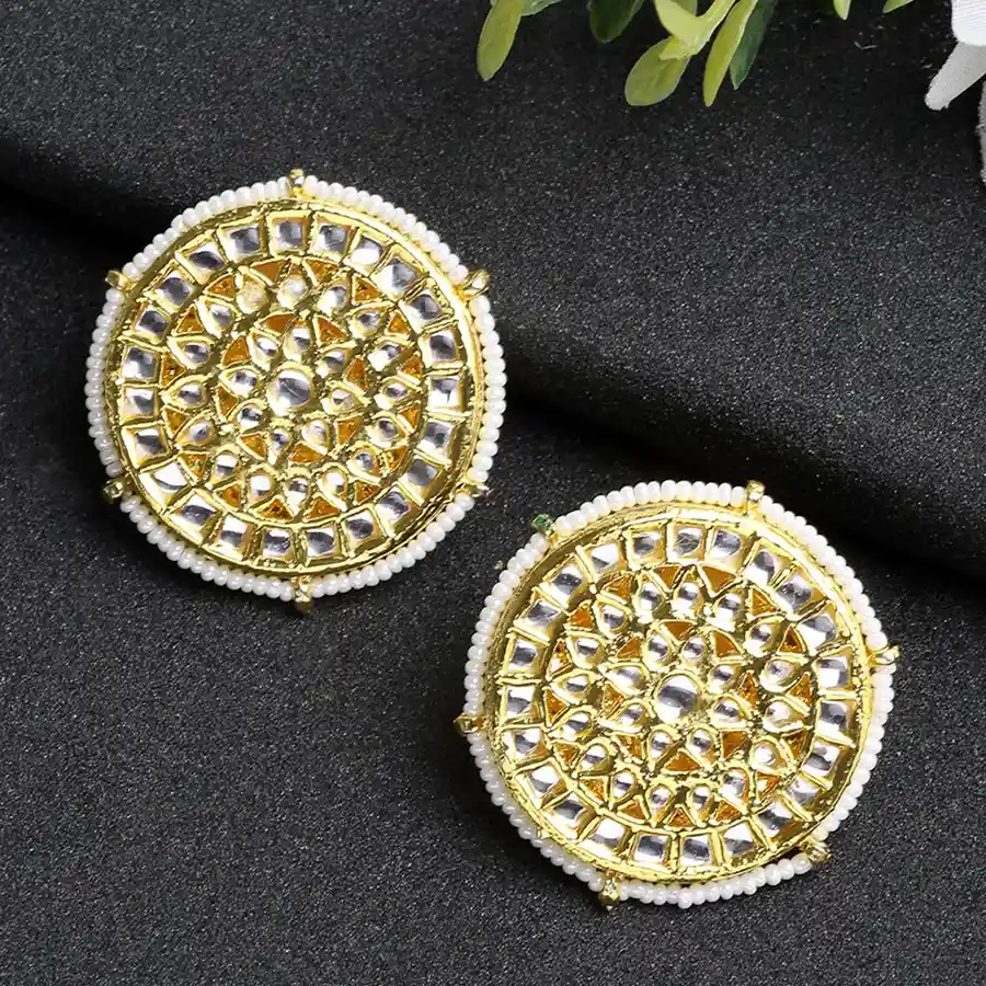 Graceful Kundan Round Earrings