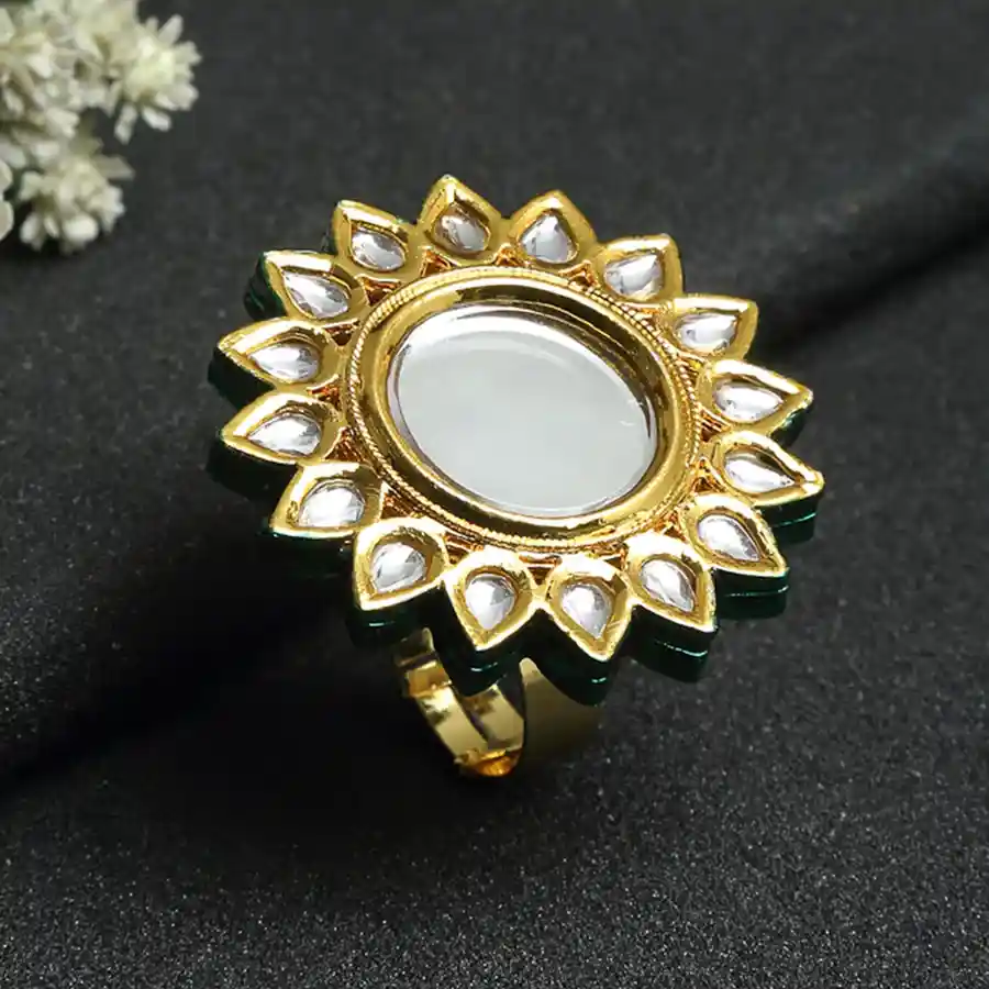 Marvellous Kundan Cocktail Ring