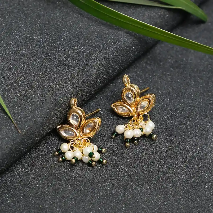 Graceful Kundan Earrings