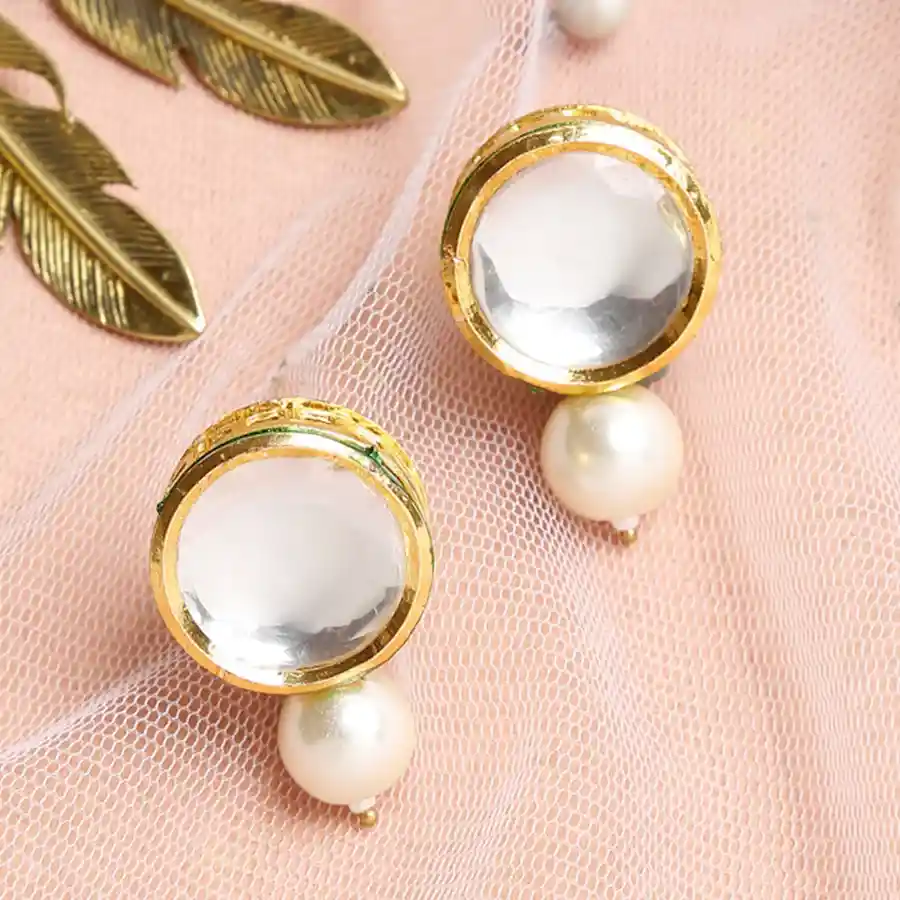 Gleaming Kundan Studs