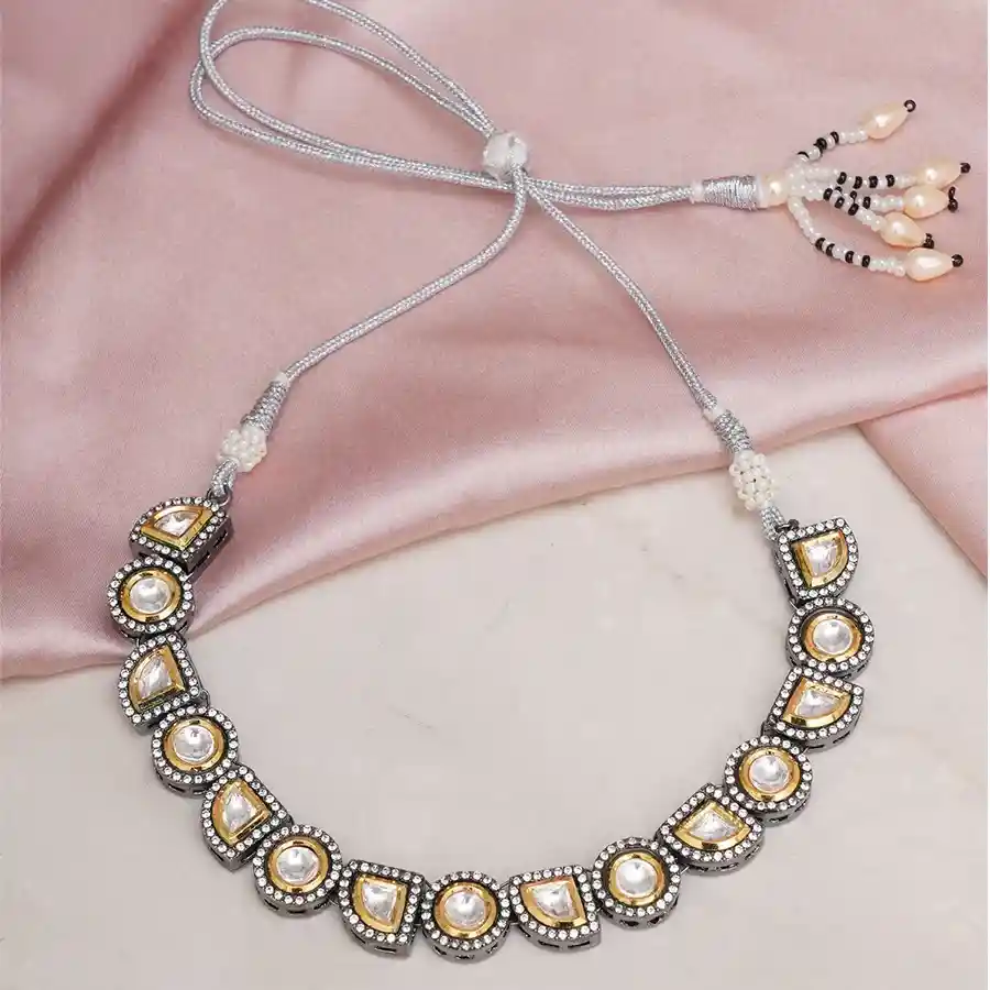 Chic Dual Tone Kundan Neckpiece