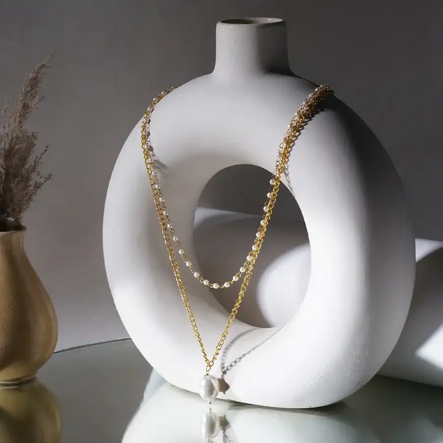 Graceful Layered Pearl and Gold Neckpiece