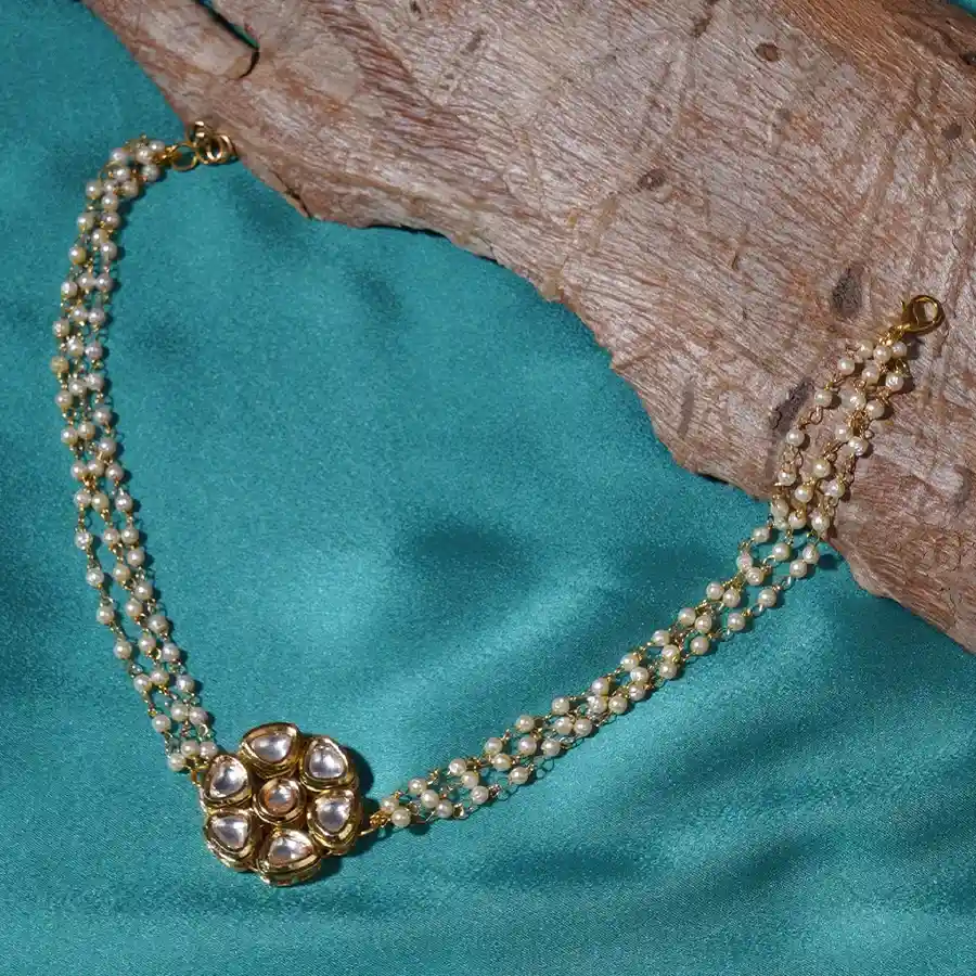 Classy Kundan Pearl Neckpiece