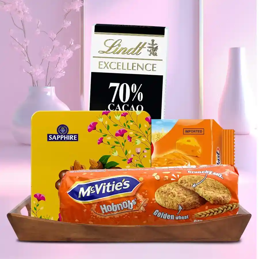 Splendid Sweet N Crunch Gift Tray