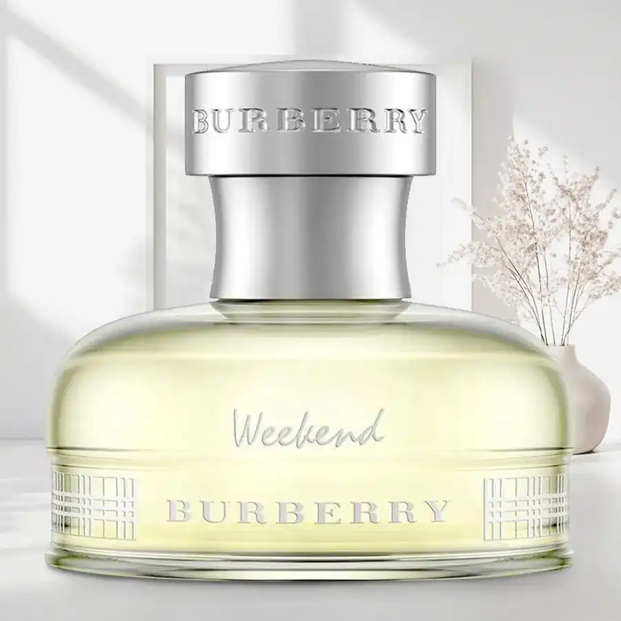 Burberry Weekend Eau de Parfum for Women in a 100ml bottle, capturing the spirit of joy and leisure.